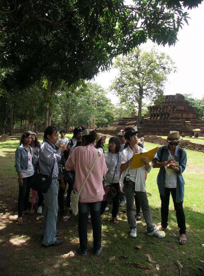 โครงการทัศนศึกษา ในรายวิชาประวัติศาสตร์สถาปัตยกรรม 701222 ประจำปีการศึกษา 2554 ระหว่างวันที่ 29 - 31 กรกฎาคม 2554