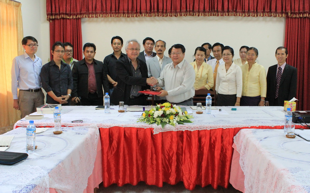 คณะฯ ลงนามความร่วมมือทางวิชาการกับมหวิทยาลัยแห่งชาติลาว
