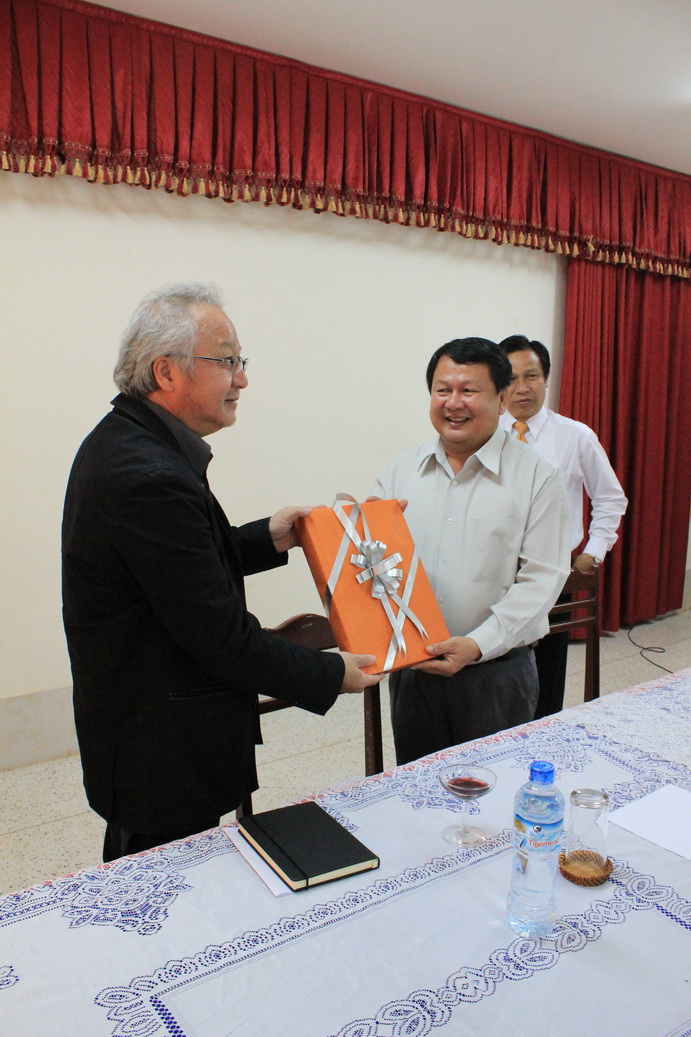 คณะฯ ลงนามความร่วมมือทางวิชาการกับมหวิทยาลัยแห่งชาติลาว