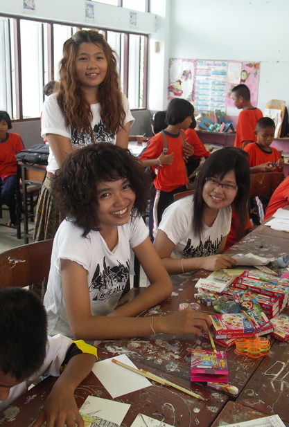 เข้าร่วมหน่วยบริการเครื่องที่ของมหาวิทยาลัยนเรศวร ระหว่างวันที่ 6-7 สิงหาคม 2554 ณ โรงเรียนบ้านบึงสามัคคี จ.กำแพงเพชร และโรงเรียนวัดลำประดาใต้ จ.พิจิตร