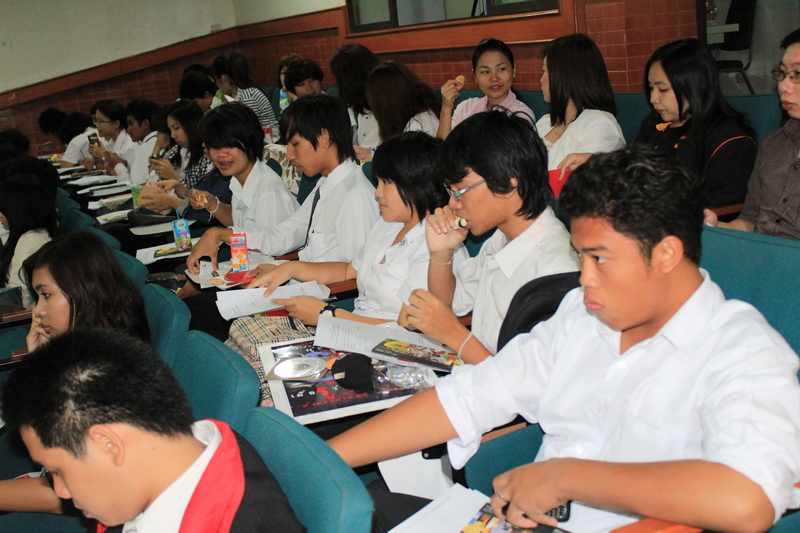 บรรยายการใช้ฐานข้อมูลออนไลน์ โดย ศูนย์สร้างสรรค์งานออกแบบ 