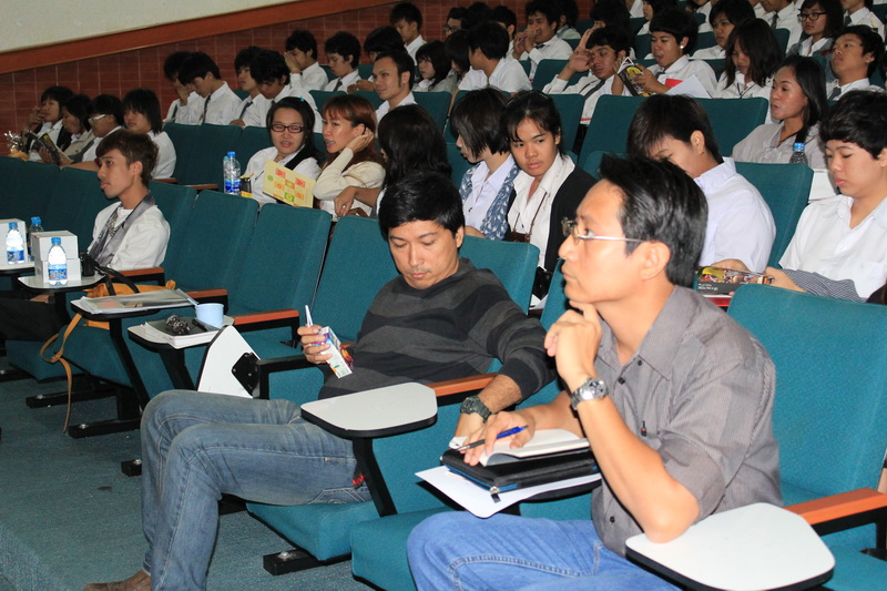 บรรยายการใช้ฐานข้อมูลออนไลน์ โดย ศูนย์สร้างสรรค์งานออกแบบ 