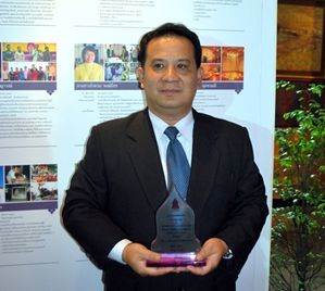 รศ.ดร.จิรวัฒน์ พิระสันต์ รับรางวัลผู้ทำคุณประโยชน์ต่อกระทรวงวัฒนธรรม ด้านศิลปะ