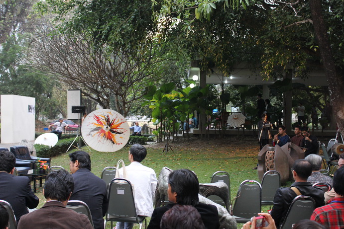 เข้าร่วมประชุมสัมมนาวิชาการศิลปะของ ในหัวข้อ "บทบาทศิลปะร่วมสมัยในประชาอาเซียน"