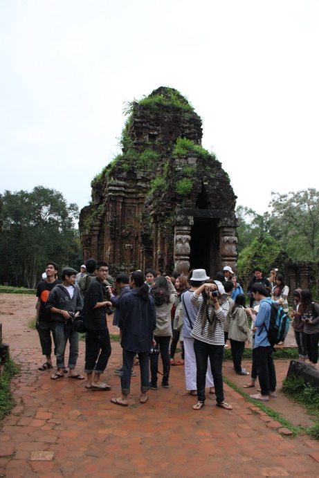 โครงการทัศนศึกษา ณ แขวงสะหวันนะเขต สปป.ลาว และเมืองเว้ ดานัง ฮอยอัน สาธารณรัฐสังคมนิยมเวียดนาม