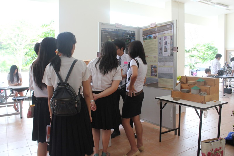 นิทรรศการในงาน นเรศวรวิชาการ นวัตกรรมแห่งยุค ปลูกอนาคตก้าวไกล