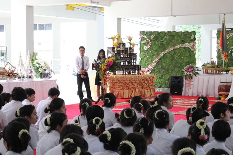โครงการไหว้ครูและครอบครู ประจำปีการศึกษา 2555
