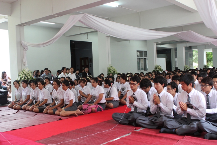 โครงการไหว้ครูและครอบครู ประจำปีการศึกษา 2555
