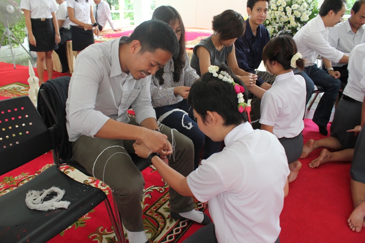 โครงการไหว้ครูและครอบครู ประจำปีการศึกษา 2555