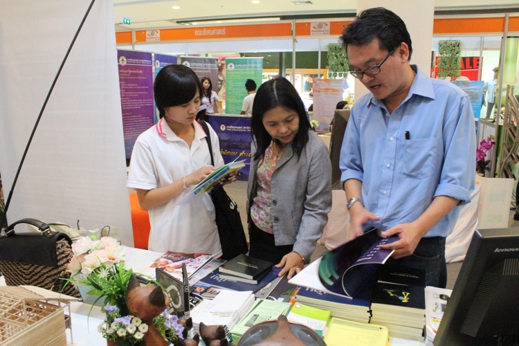 เข้าร่วมจัดนิทรรศการโครงการ NU Open House: Innovative Knowledge 