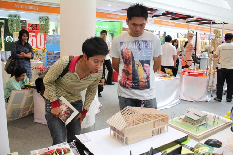 เข้าร่วมจัดนิทรรศการโครงการ NU Open House: Innovative Knowledge 