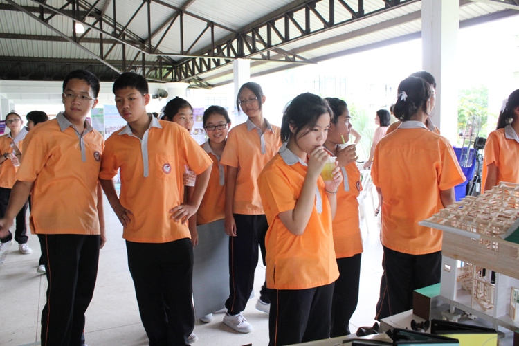 กิจกรรมแนะแนวการศึกษาต่อในระดับอุดมศึกษา  ณ โรงเรียนมัธยมสาธิตมหาวิทยาลัยนเรศวร 
