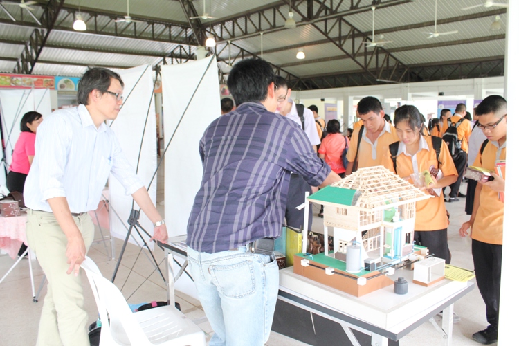 กิจกรรมแนะแนวการศึกษาต่อในระดับอุดมศึกษา  ณ โรงเรียนมัธยมสาธิตมหาวิทยาลัยนเรศวร 