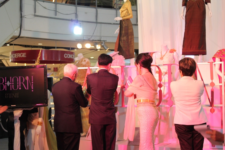 อาภรณ์ นิทรรศการชุดประจำชาตินางงามไทย