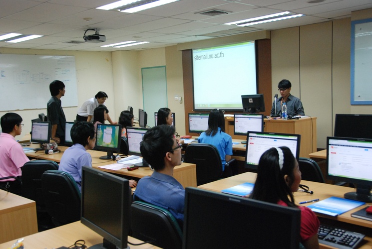 เข้าร่วมอบรมวิธีการใช้ " Google Apps for Education " 