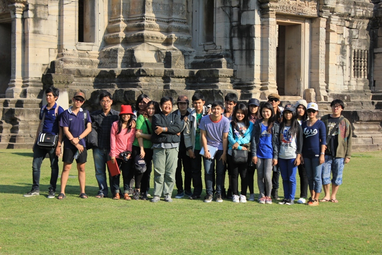 โครงการทัศนศึกษา และฝึกปฏิบัติงานนอกสถานที่ ณ ปราสาทหินถิ่นอีสานใต้