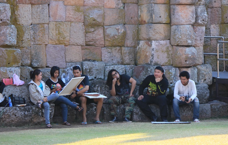 โครงการทัศนศึกษา และฝึกปฏิบัติงานนอกสถานที่ ณ ปราสาทหินถิ่นอีสานใต้