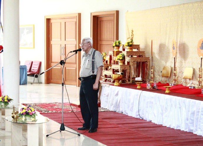 งานประเพณีสงกรานต์และขอพรผู้บริหารรดน้ำดำหัวผู้สูงอาวุโส ประจำปี 2556