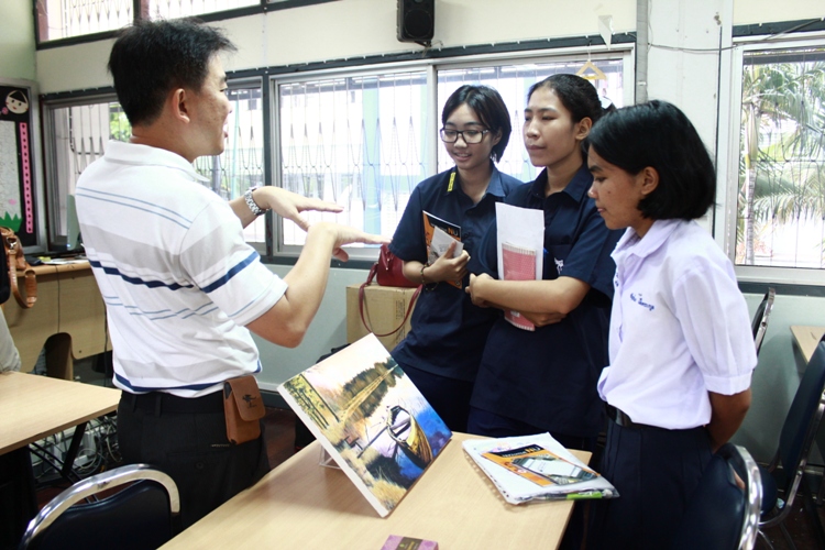  มน.แนะแนวสัญจร ณ โรงเรียนเครือข่าย (ระยะที่ 2) โรงเรียนอุตรดิตถ์ โรงเรียนอุตรดิตถ์ดรุณีและโรงเรียนเตรียมอุดมศึกษาน้อมเกล้าอุตรดิตถ์ จังหวัดอุตรดิตถ์