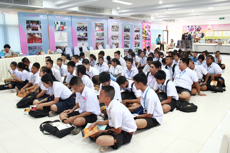  มน.แนะแนวสัญจร ณ โรงเรียนเครือข่าย (ระยะที่ 2) โรงเรียนอุตรดิตถ์ โรงเรียนอุตรดิตถ์ดรุณีและโรงเรียนเตรียมอุดมศึกษาน้อมเกล้าอุตรดิตถ์ จังหวัดอุตรดิตถ์