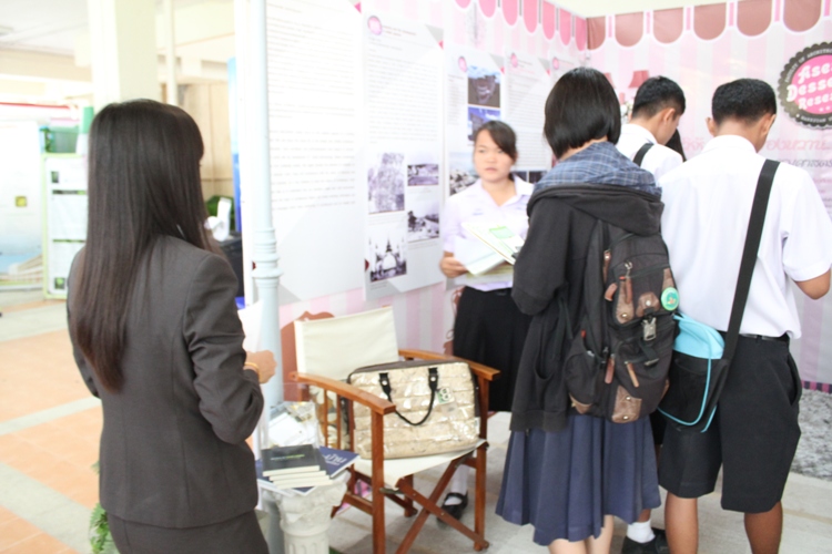นิทรรศการในงานประชุมวิชาการ นเรศวรวิจัย ครั้งที่ 9: ความรู้สู่เชิงพาณิชย์ นำเศรษฐกิจไทยก้าวไกลอาเซียน