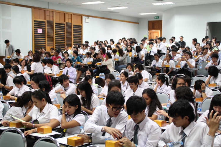 โครงการ ปฐมนิเทศนิสิตใหม่และพบผู้ปกครอง ประจำปีการศึกษา 2556