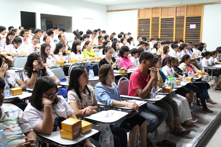 โครงการ ปฐมนิเทศนิสิตใหม่และพบผู้ปกครอง ประจำปีการศึกษา 2556