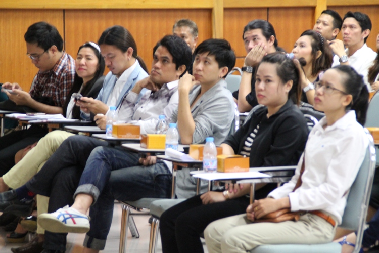 โครงการ ปฐมนิเทศนิสิตใหม่และพบผู้ปกครอง ประจำปีการศึกษา 2556