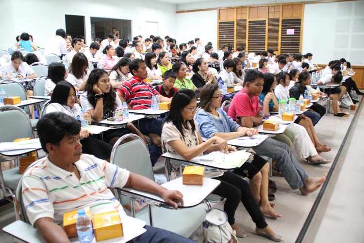 โครงการ ปฐมนิเทศนิสิตใหม่และพบผู้ปกครอง ประจำปีการศึกษา 2556