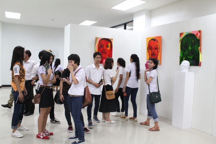 นิทรรศการแสดงผลงานของคณาจารย์ ใน THE CROSS PROJECT Lectures Exhibition