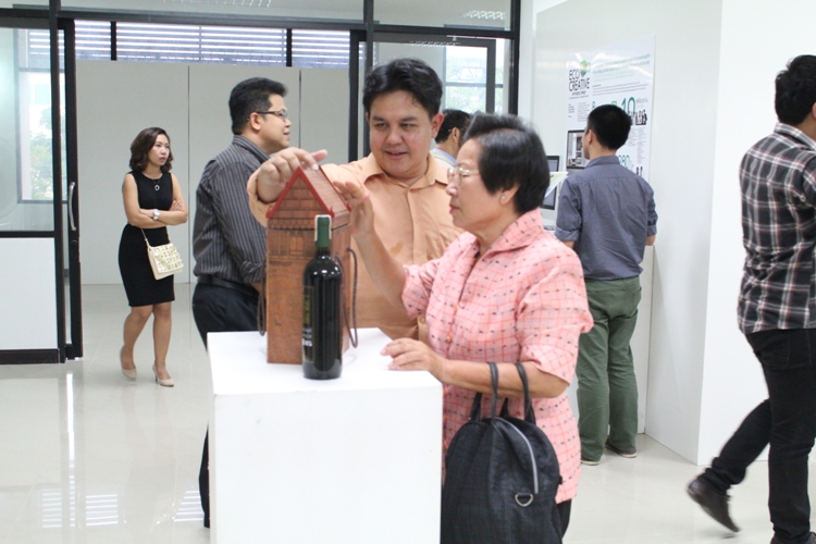 นิทรรศการแสดงผลงานของคณาจารย์ ใน THE CROSS PROJECT Lectures Exhibition