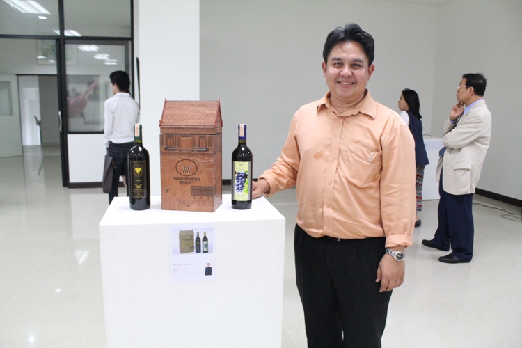 นิทรรศการแสดงผลงานของคณาจารย์ ใน THE CROSS PROJECT Lectures Exhibition