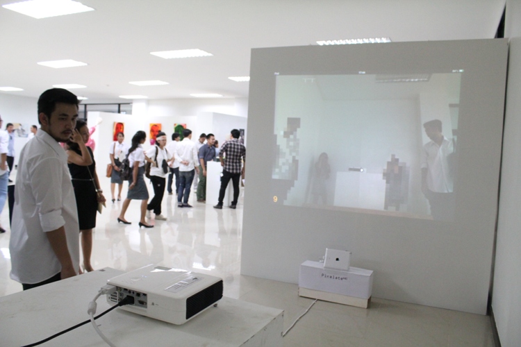นิทรรศการแสดงผลงานของคณาจารย์ ใน THE CROSS PROJECT Lectures Exhibition
