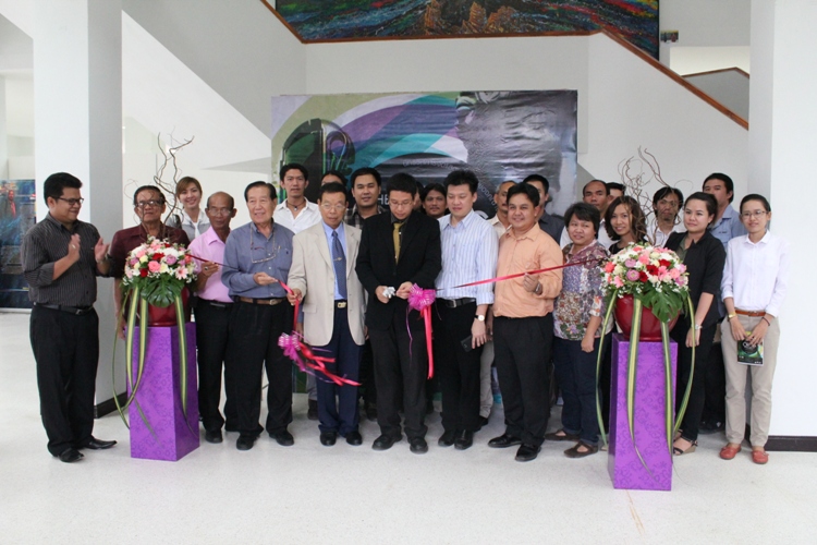 นิทรรศการแสดงผลงานของคณาจารย์ ใน THE CROSS PROJECT Lectures Exhibition