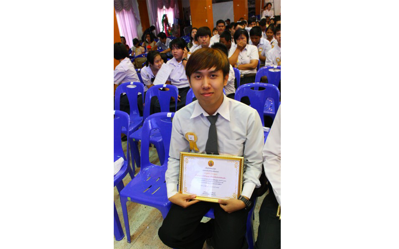 นิสิตสถาปัตยฯ ได้รับรางวัลเป็นเยาวชนผู้ทำคุณประโยชน์และสร้างชื่อเสียงให้แก่จังหวัดพิษณุโลก