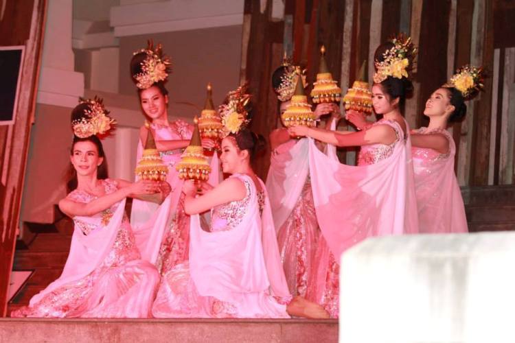 มนต์รักสถาปัตย์ ปี 56