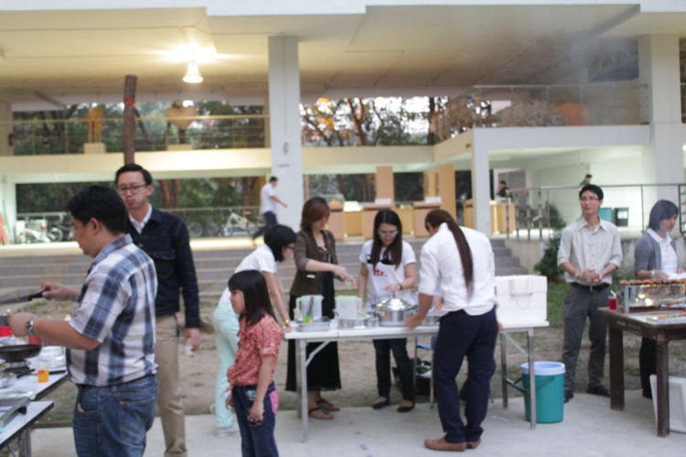 งานเลี้ยงสังสรรค์ "ต้อนรับปีใหม่" ประจำปี 2557 คณะสถาปัตยกรรมศาสตร์