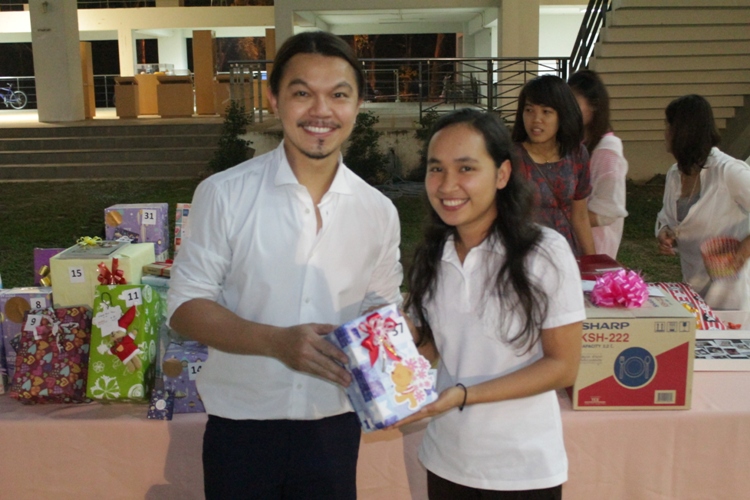 งานเลี้ยงสังสรรค์ "ต้อนรับปีใหม่" ประจำปี 2557 คณะสถาปัตยกรรมศาสตร์