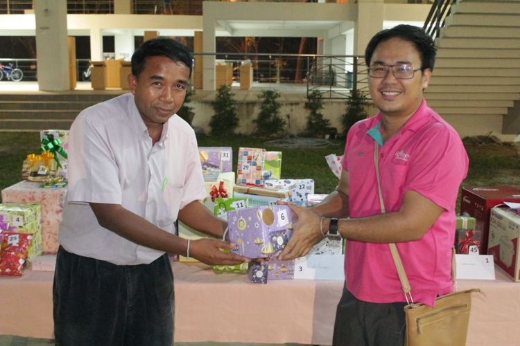 งานเลี้ยงสังสรรค์ "ต้อนรับปีใหม่" ประจำปี 2557 คณะสถาปัตยกรรมศาสตร์