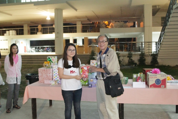 งานเลี้ยงสังสรรค์ "ต้อนรับปีใหม่" ประจำปี 2557 คณะสถาปัตยกรรมศาสตร์