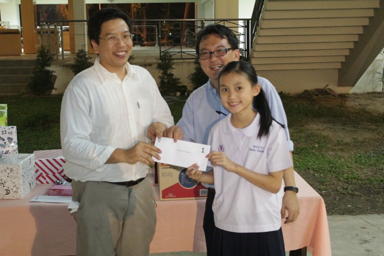งานเลี้ยงสังสรรค์ "ต้อนรับปีใหม่" ประจำปี 2557 คณะสถาปัตยกรรมศาสตร์