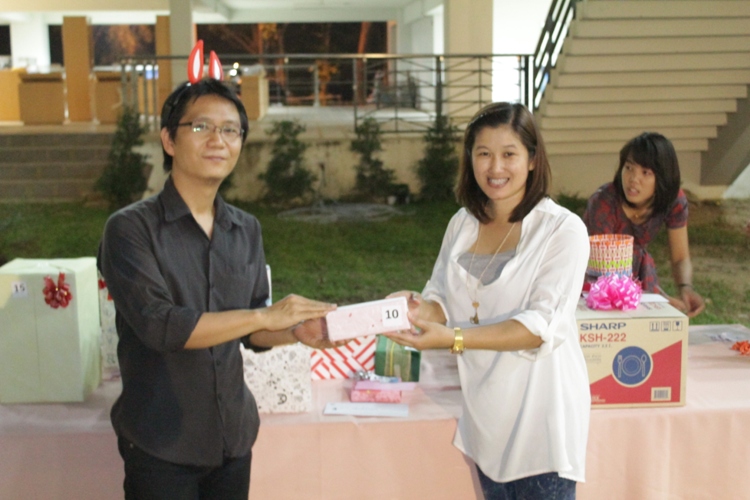 งานเลี้ยงสังสรรค์ "ต้อนรับปีใหม่" ประจำปี 2557 คณะสถาปัตยกรรมศาสตร์