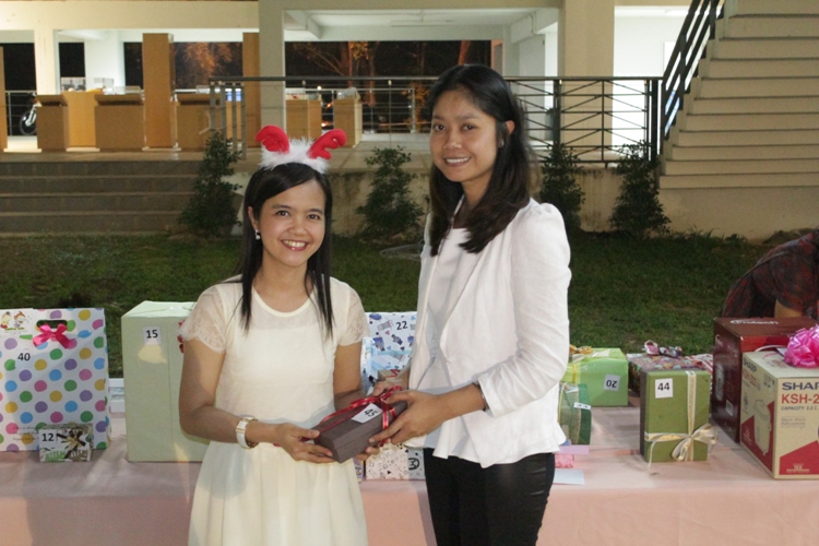 งานเลี้ยงสังสรรค์ "ต้อนรับปีใหม่" ประจำปี 2557 คณะสถาปัตยกรรมศาสตร์