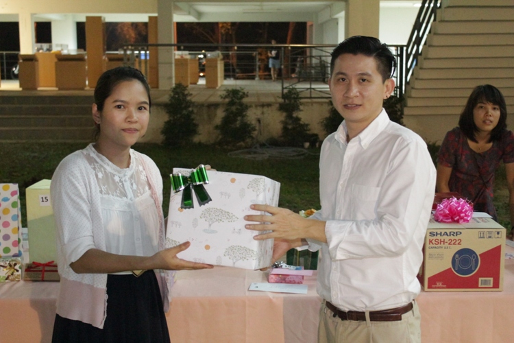 งานเลี้ยงสังสรรค์ "ต้อนรับปีใหม่" ประจำปี 2557 คณะสถาปัตยกรรมศาสตร์