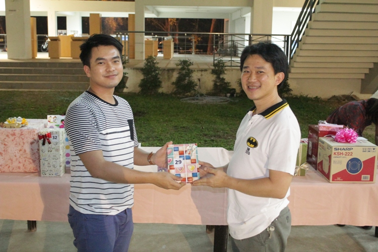 งานเลี้ยงสังสรรค์ "ต้อนรับปีใหม่" ประจำปี 2557 คณะสถาปัตยกรรมศาสตร์