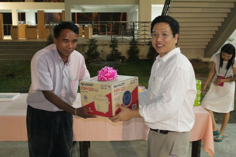 งานเลี้ยงสังสรรค์ "ต้อนรับปีใหม่" ประจำปี 2557 คณะสถาปัตยกรรมศาสตร์