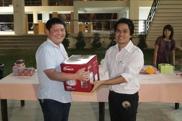 งานเลี้ยงสังสรรค์ "ต้อนรับปีใหม่" ประจำปี 2557 คณะสถาปัตยกรรมศาสตร์