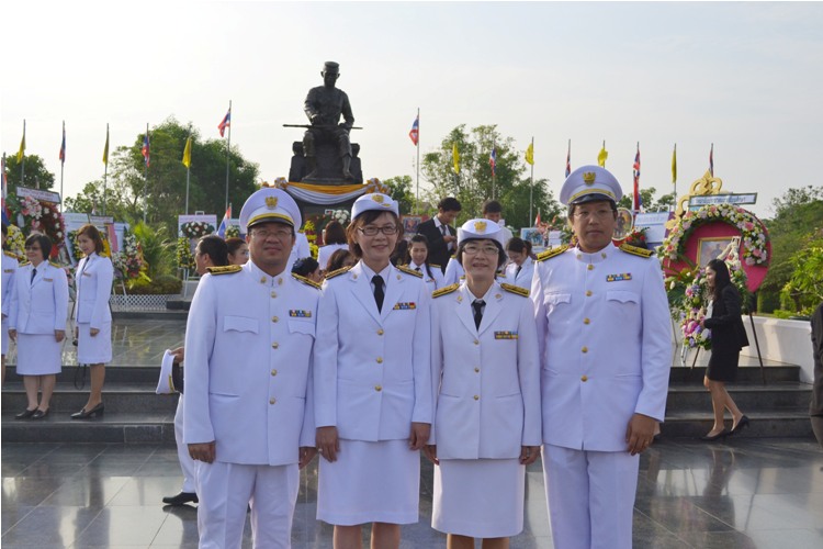 ร่วมพิธีถวายราชสักการะแด่พระบรมราชานุสาวรีย์สมเด็จพระนเรศวรมหาราช เนื่องในวันคล้ายวันสวรรคต