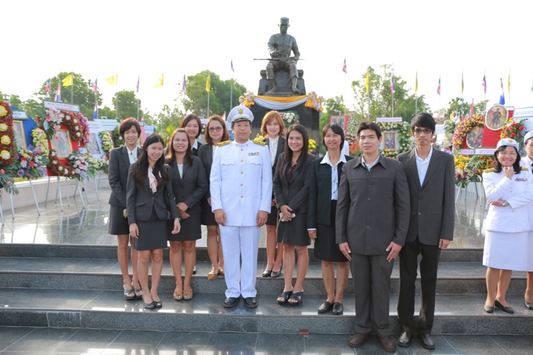 ร่วมพิธีถวายราชสักการะแด่พระบรมราชานุสาวรีย์สมเด็จพระนเรศวรมหาราช เนื่องในวันคล้ายวันสวรรคต