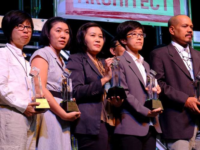 อาจารย์คณะสถาปัตย์ ม.นเรศวร รับรางวัลนักวิชาการดีเด่น CDAST AWARD 2013